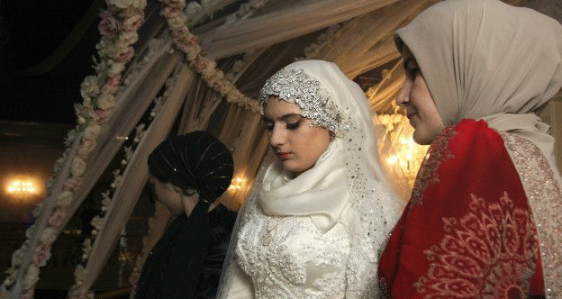 اجازه ندهید زنانتان از واتس&zwnj;اپ استفاده کنند