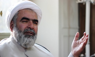 دولتمردان به شهدا و مردمی که از آنان چنین تجلیلی کرده‌اند بیشتر توجه کنند