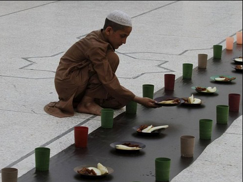 سفره های افطاری در سراسر جهان+تصاویر
