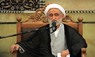 آیت الله استادی: همه انسان ها در آزمون الهی قرار دارند