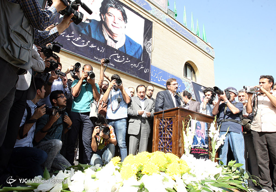 مهران دوستی رهسپار قطعه هنرمندان شد / صداي حماسه ها و خاطره ها از راديو رفت