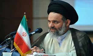 پاپ به عنوان رهبر دینی جلوی سکولاریزه شدن جامعه را بگیرد