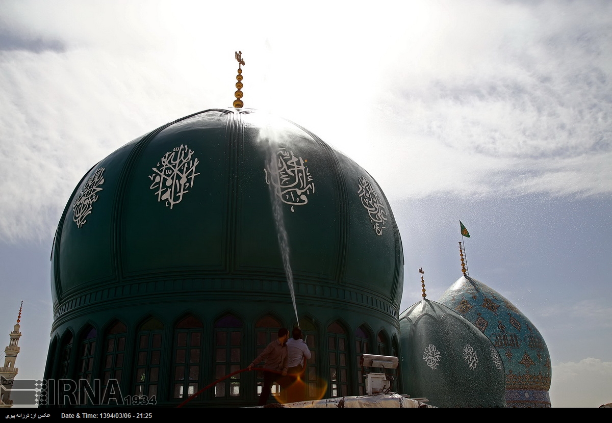 شستشوی گلدسته های جمکران + عکس