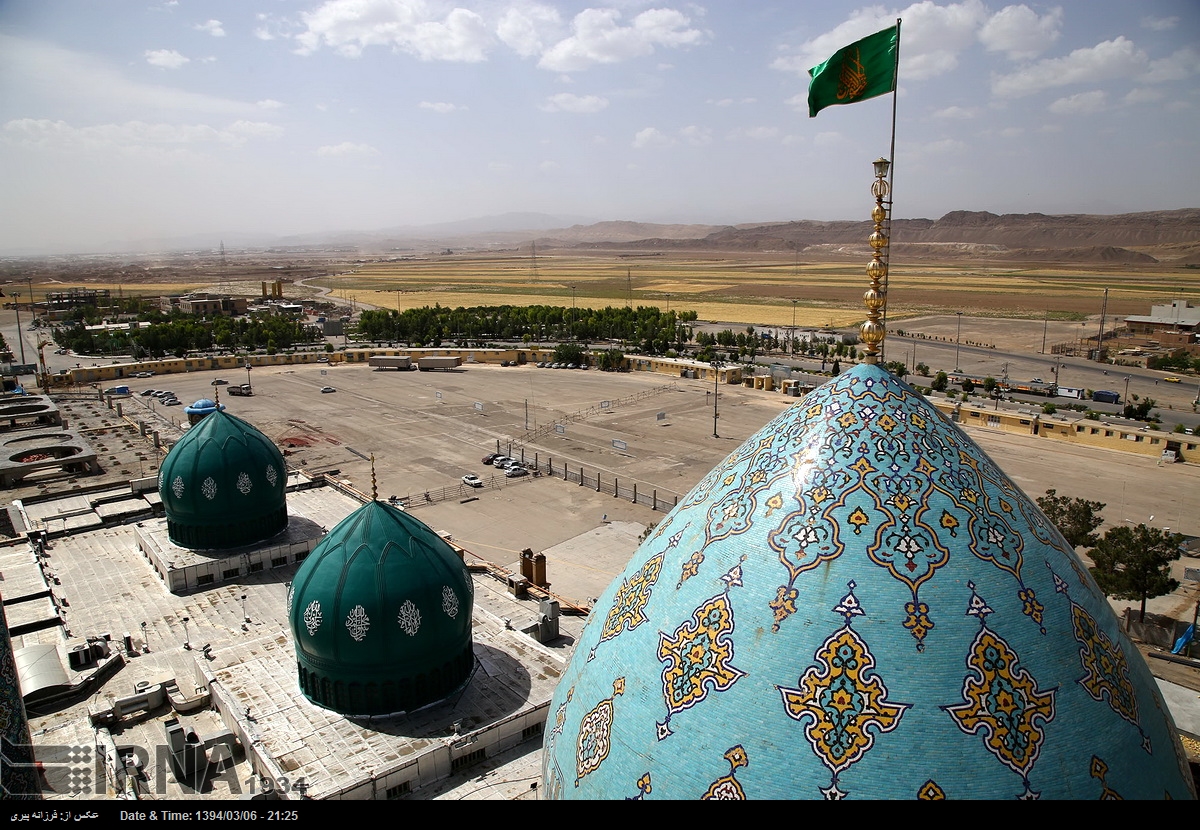 شستشوی گلدسته های جمکران + عکس
