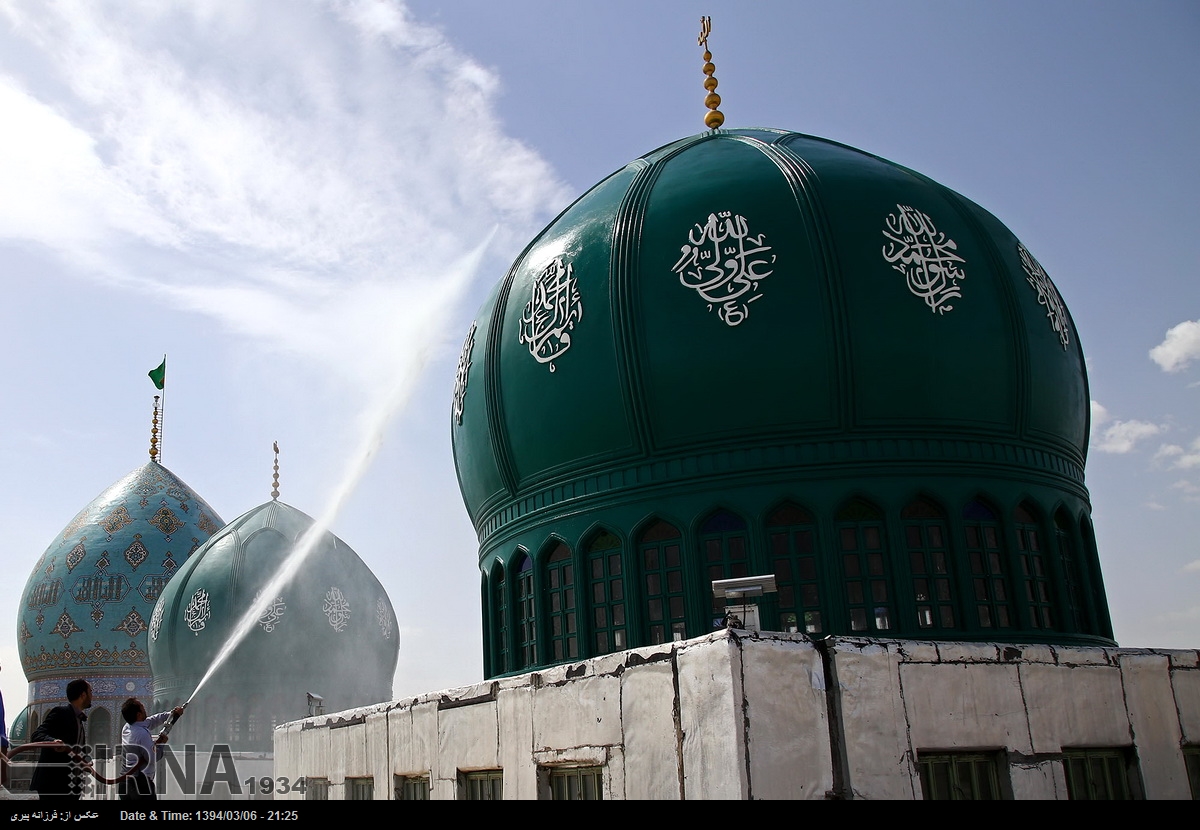 شستشوی گلدسته های جمکران + عکس