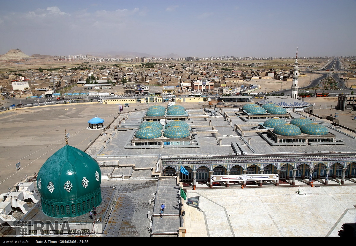 شستشوی گلدسته های جمکران + عکس
