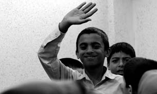 دستان سنگین کار بر شانه&zwnj;های کوچک کودکی
