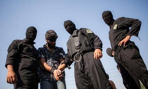 گرداندن 3 نفر از اراذل و اوباش خطرناک پاکدشت در شهر گرداندن 3 نفر از اراذل و اوباش خطرناک پاکدشت در شهر