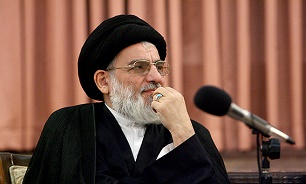نظرات درباره مسائل هسته‌ای نباید به تضعیف تیم مذاکره‌کننده منجر شود
