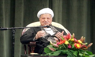 همه باید در راه نهادینه‌شدن آرمان‌های امام(ره) و شهیدان در جامعه بکوشیم