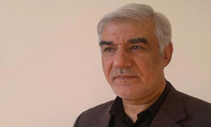پیروی از تدبیر امام خمینی عامل حفظ کشور ایران در خاورمیانه/ ارائه کارت عضویت هلال احمر به سید حسن خمینی