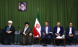دیدار شاعران و اهالی فرهنگ و ادب با رهبر انقلاب + فیلم و صوت