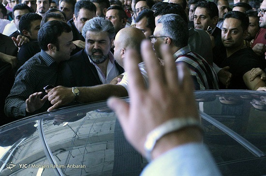 گزارش تصویری/ متشنج&zwnj;شدن نشست سهام&zwnj;داران پدیده شاندیز با مدیرعامل در مشهد