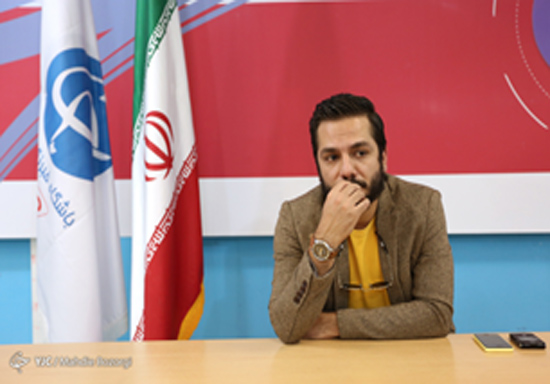 دو راهی خرید پفک نمکی و برگه امتحان/ بازی در نقش حاج کاظم «آژانس شیشه‌ای» آرزوم بود