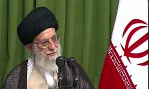 شعر خوانی رهبری در دیدار شاعران + فیلم