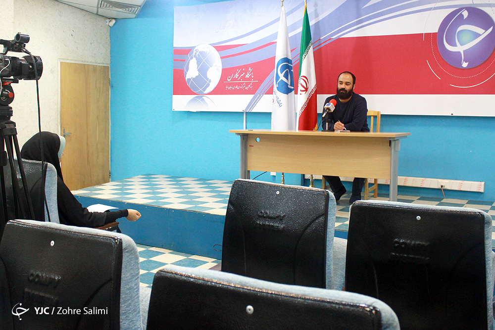 از خانه ممل آمریکایی تا بالای منبر و روضه&zwnj;خوانی / همذات&zwnj;پنداری مداح مشهور با مرد هزار چهره!