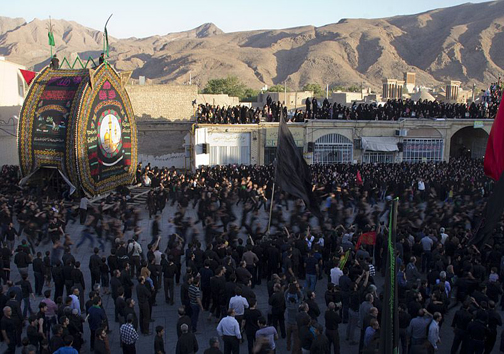 نخل برداری شهادت حضرت علی در حسینیه امام تفت+تصاویر