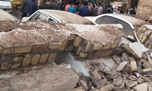 ریزش دیوار بوستانی در اسلامشهر یک شهروند را مجروح کرد