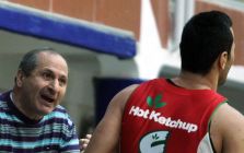 هاشمی: 3 بازیکن جوان، من را ببخشند/ شاهین طبع صلاحیت تیم ملی را دارد