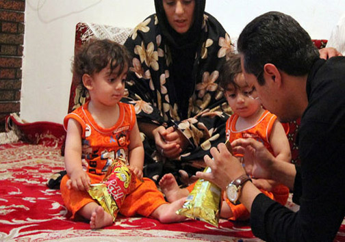 گرسنه ماندن 3 روزه دوقلوهای ایرانی +تصاویر