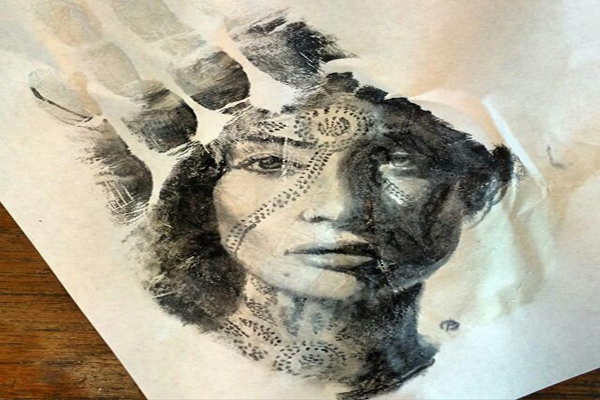 چهره هایی که در کف دست نقش بستند