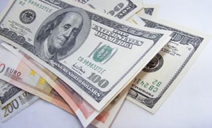 کاهش ارزش يورو در برابر دلار
