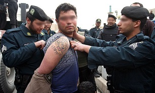 سرقت تلفن همراه با قمه/ زورگیران خشن در کوچه بن بست گرفتار شدند