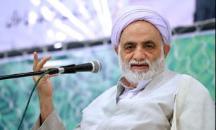 وضع دینی دانشجویان متناسب با مدرکشان نیست/ به القاب "آیت‌الله" و "کارشناسی‌ارشد" دل‌خوش نکنید