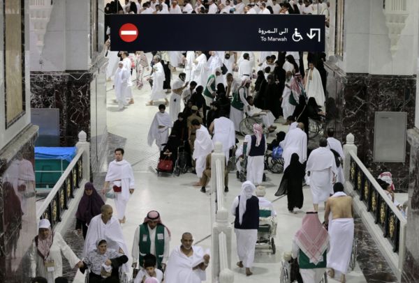 استفاده از فناوری جدید برای حجاج در مکه + تصاویر