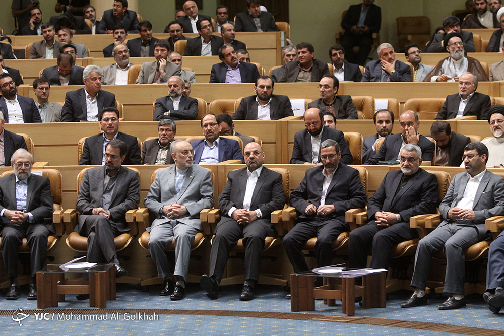 اولین تصاویر از دکتر صالحی پس از نقاحت در یک مراسم رسمی