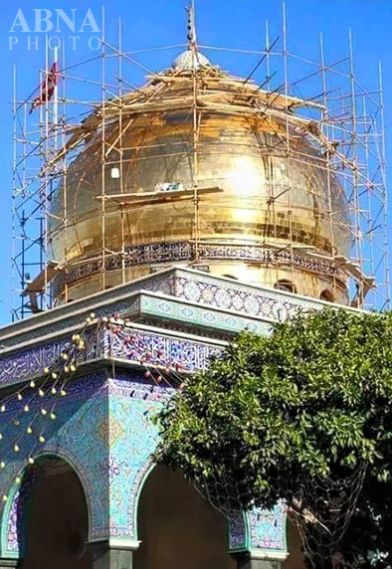 تصاویری از آخرین مراحل ترمیم گنبد حضرت زینب(س)