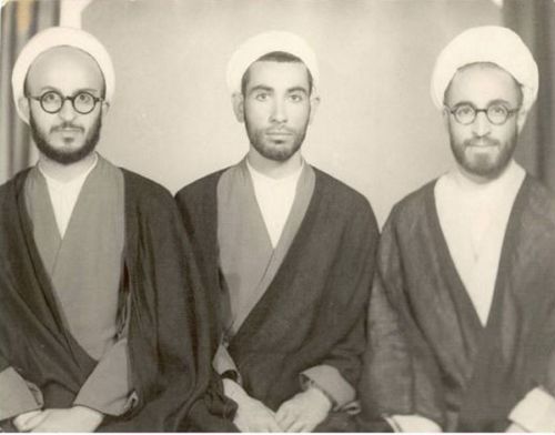 جوانی آیت&zwnj;الله مکارم شیرازی از کنار دریا تا کنار غار حرا + تصاویر