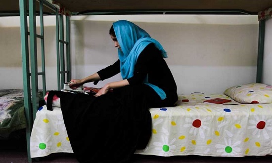 تصاویر متفاوت از خوابگاه دختران از نگاه یک عکاس مرد!