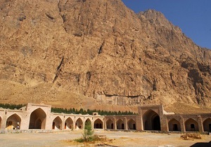 کاروانسرای شاه عباسی بیستون به هتل سنتی تبدیل خواهدشد
