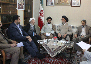 نمایندگان با موضوع اضافه برداشت ها از آبریز حوزه زاینده برخورد کنند