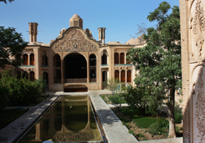 عملیات مرمتی خانه تاریخی بروجردی کاشان آغاز شد
