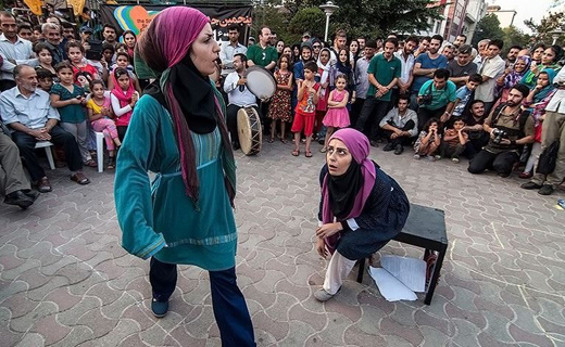 بازيگراني که صحنه را به خیابان آوردند! + تصاوير