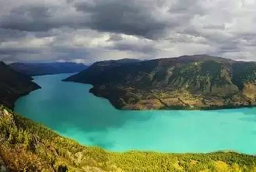 دریاچه ای به زیبایی چین + عکس  .//////در حال