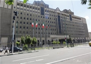 تجمع تعدادی از مربیان پیش دبستانی در برابر مجلس