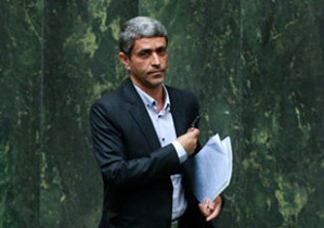 وزیر اقتصاد سه کارته شد
