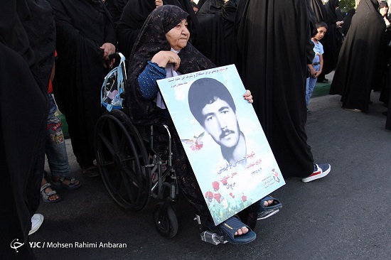 وداع باشکوه و متفاوت با 13 شهید خط شکن گمنام در مشهد + تصاویر
