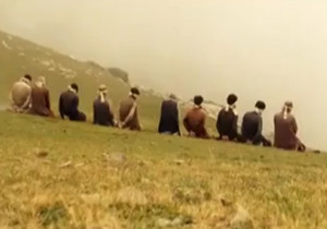 شیوه جدید اعدام‌های دسته جمعی داعش + فیلم