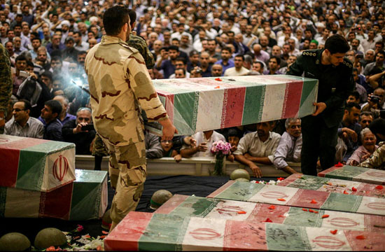 ملت ایران در روز تشییع پیکر شهدا گل کاشتند+ تصاویر ملت ایران در روز تشییع پیکر شهدا گل کاشتند+ تصاویر