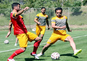 پرسپولیس با چه ترکیبی به دیدار سپاهان می‌رود؟