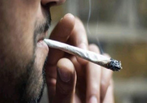حشیش بکشید تا زنان خود را زیبا ببیند!