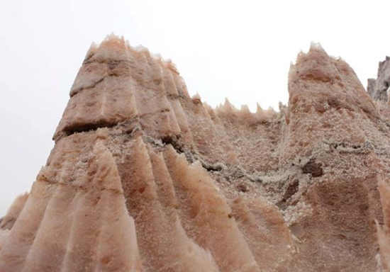 گنبدی از جنس نمک در جوار خلیج فارس