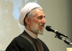 استقلال نظامی مایه عزت است