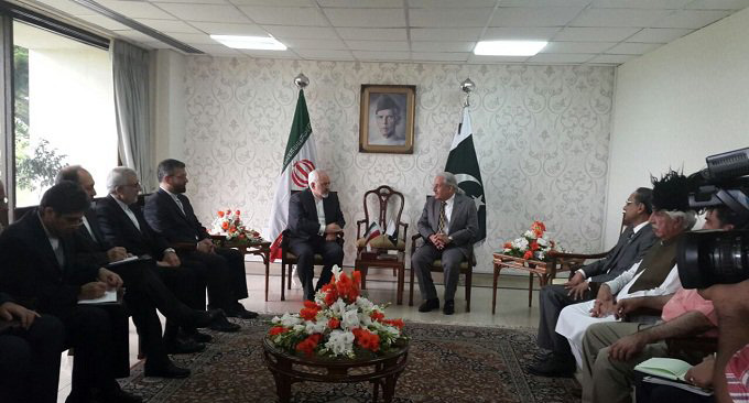 ظریف: باید سازوکار بانکی جدید بین ایران و پاکستان ایجاد شود