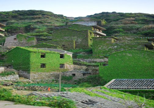 روستای که پس از ترک صاحبانش به باغ زیبا تبدیل شد