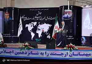 انقلاب اسلامی باید از حوزه ملی تبدیل به قدرت ملی شود